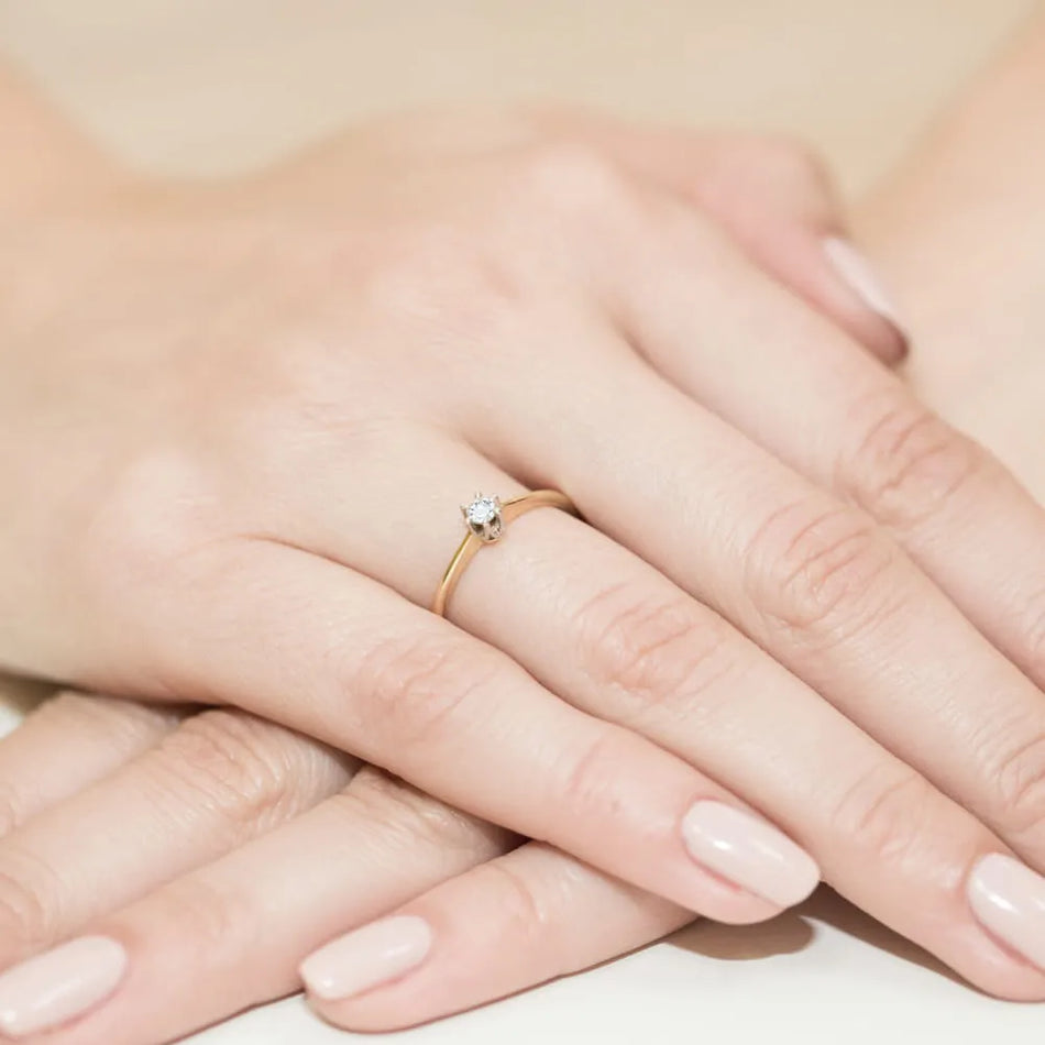 Gold Ring with 0.10ct Diamond