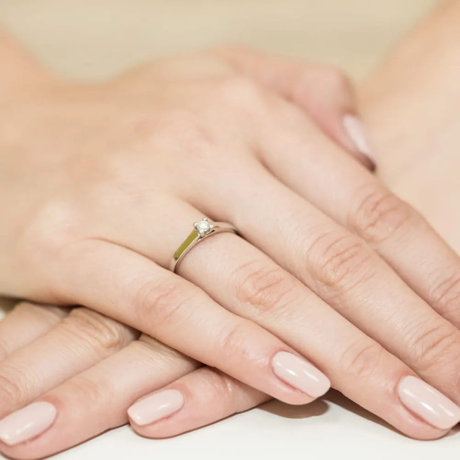 Gold Ring with 0.10ct Diamond