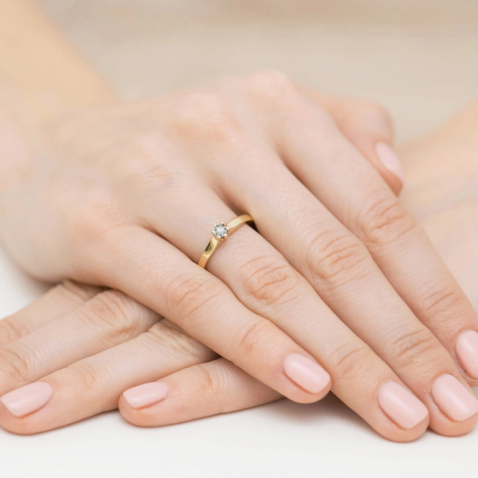 Gold Ring with 0.12ct Diamond