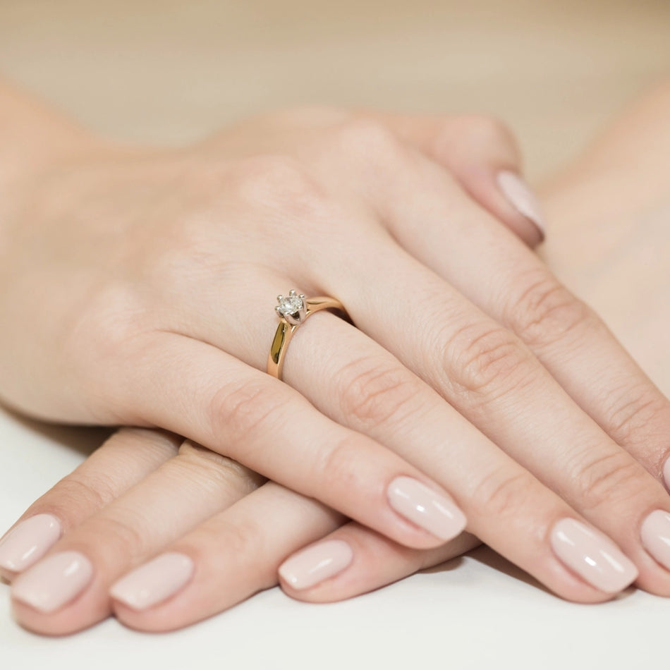 Zlatý prsteň s diamantom 0,23 ct