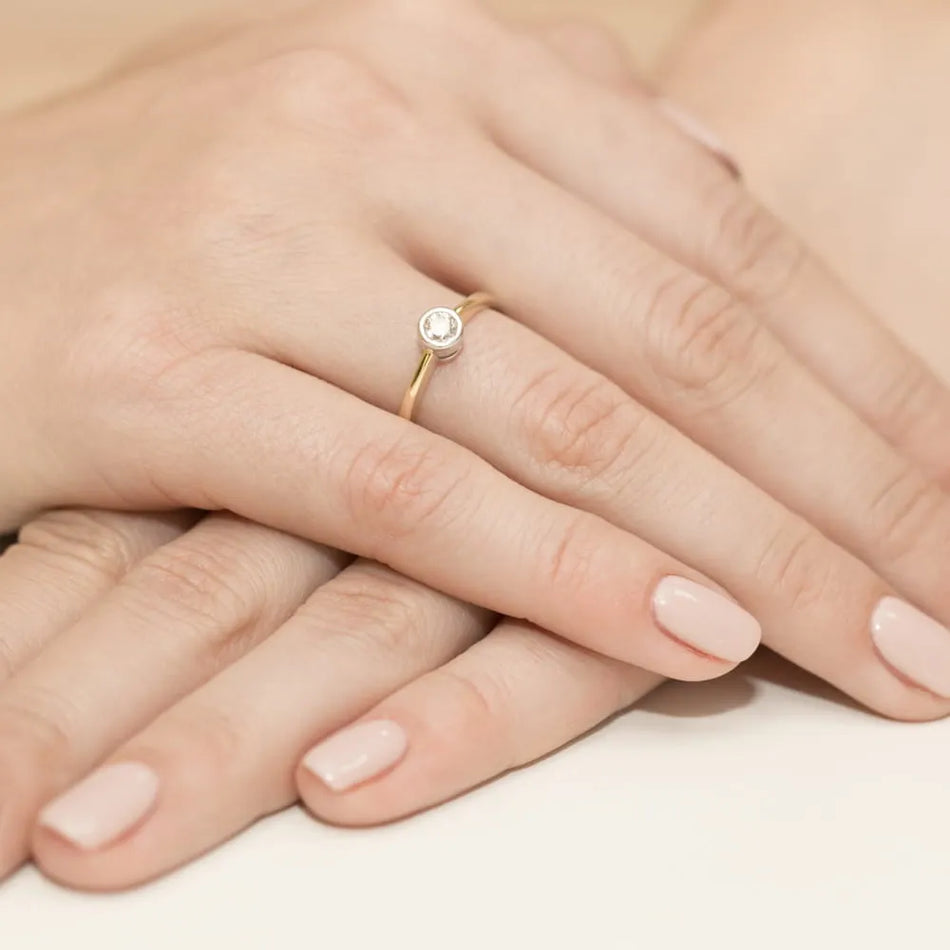 Zlatý prsteň s diamantom 0,30 ct