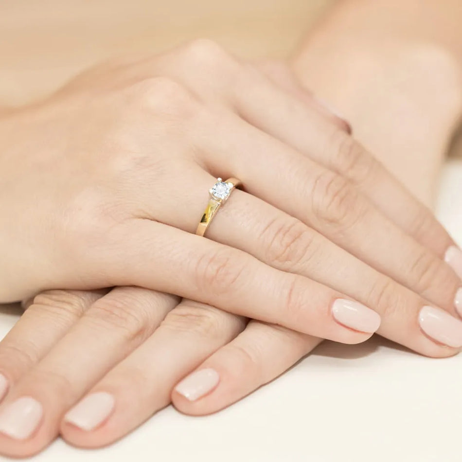 Zlatý prsteň s diamantom 0,25 ct