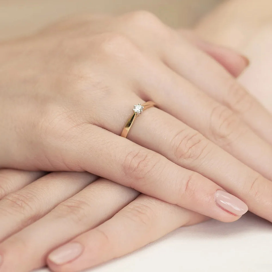 Zlatý prsteň s diamantom 0,30 ct