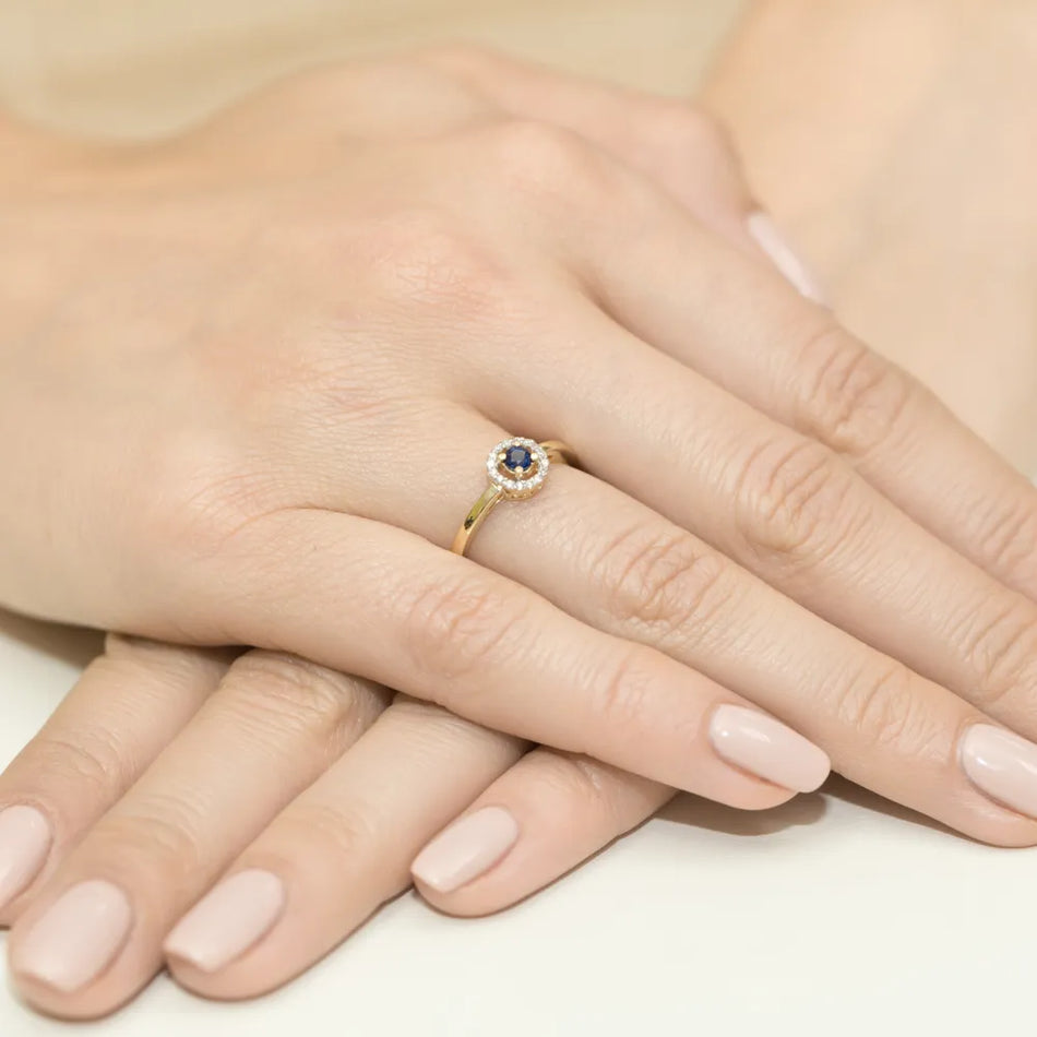 Zlatý prsteň so zafírom 0,15 ct a diamantmi 0,08 ct