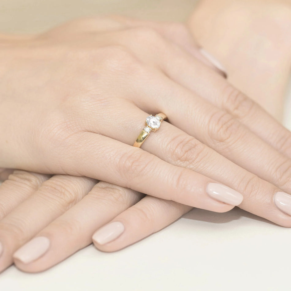 Zlatý prsteň s 0,40 ct a 0,08 ct laboratórnymi diamantmi