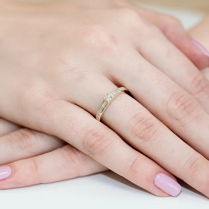 Zlatý prsteň s diamantmi 0,08 ct a 0,05 ct