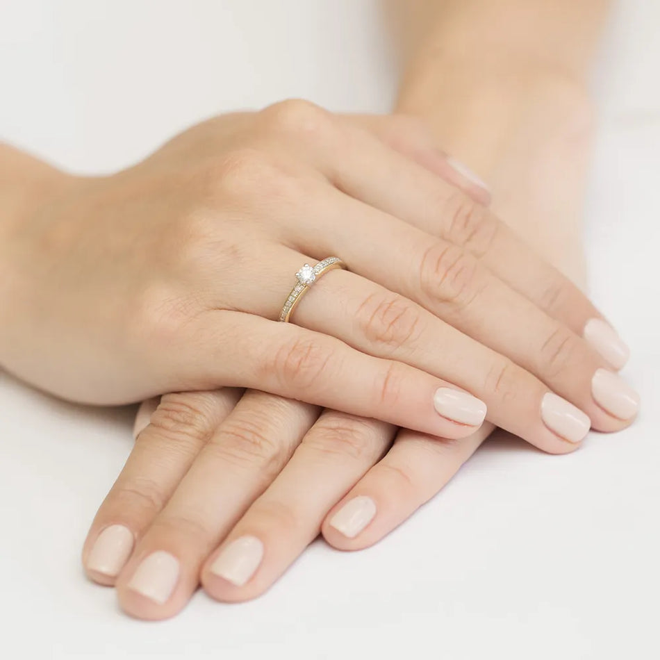 Zlatý prsteň s diamantmi 0,20 ct a 0,08 ct