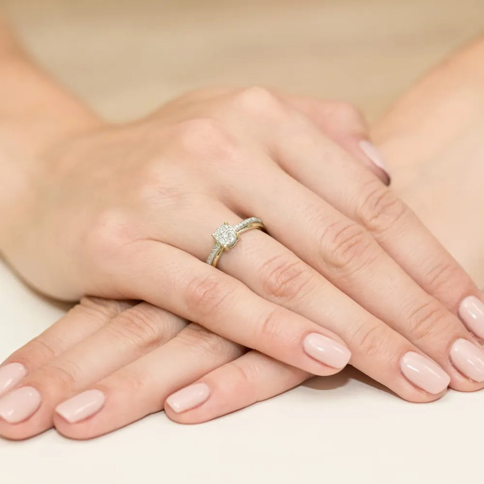 Gold Ring with 0.08ct and 0.178ct Diamonds