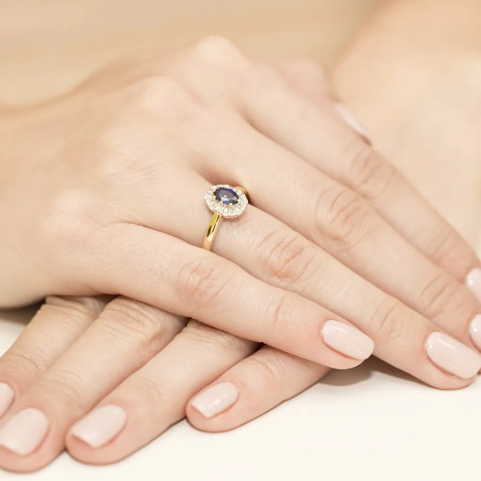 Zlatý prsteň s 0,40 ct tanzanitom a 0,069 ct diamantmi