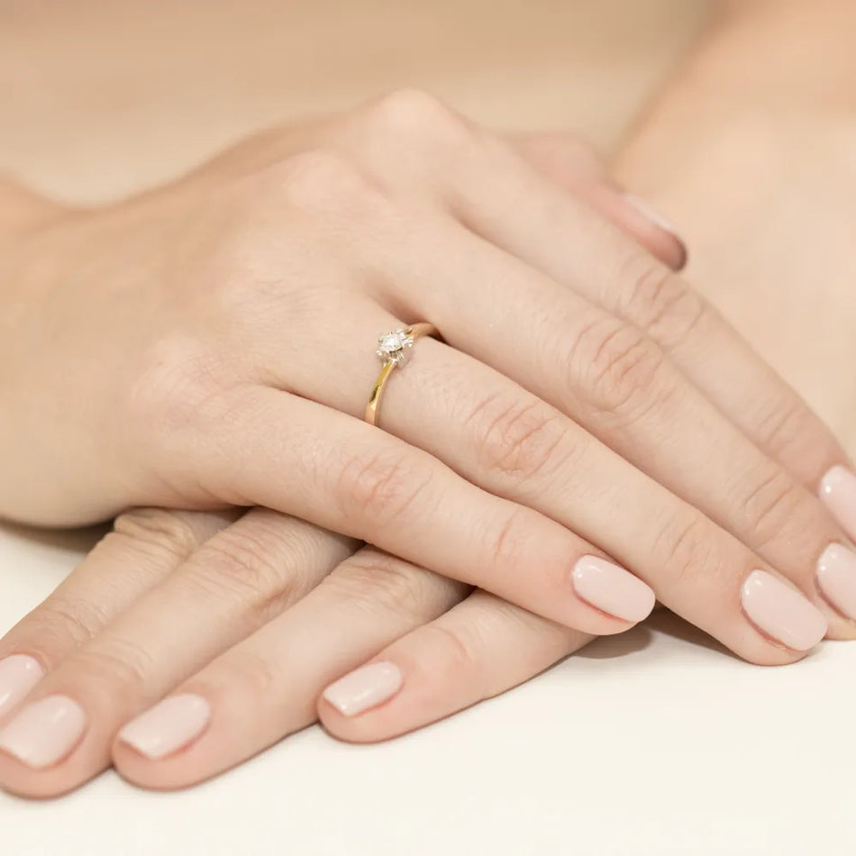 Gold Ring with 0.10ct Diamond