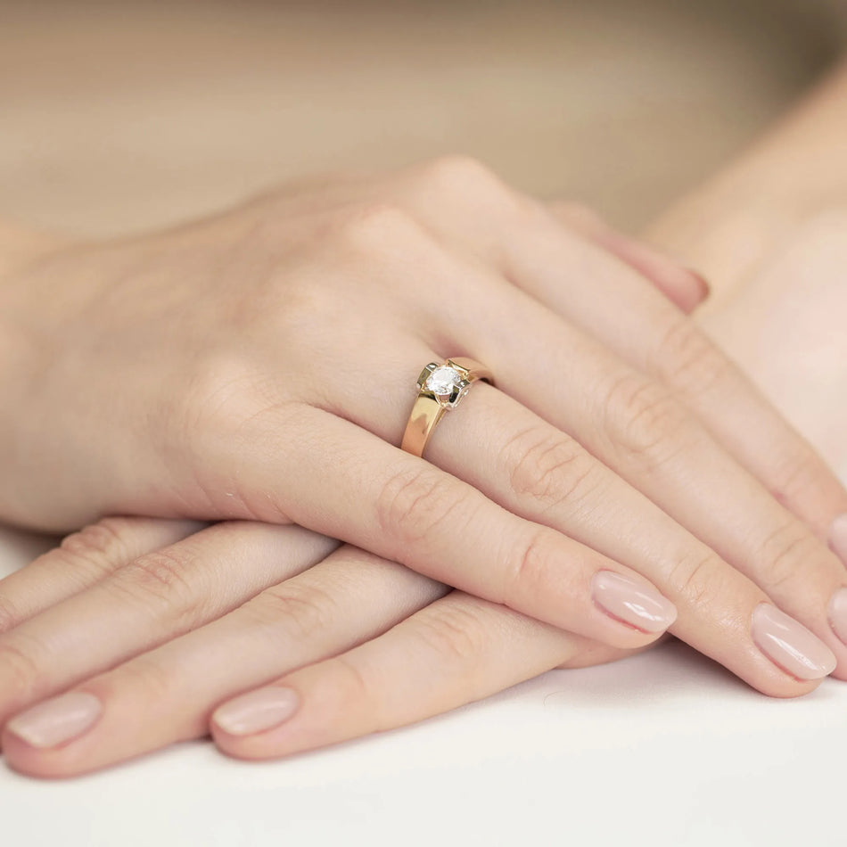 Zlatý prsteň s 0,50 ct laboratórnym diamantom