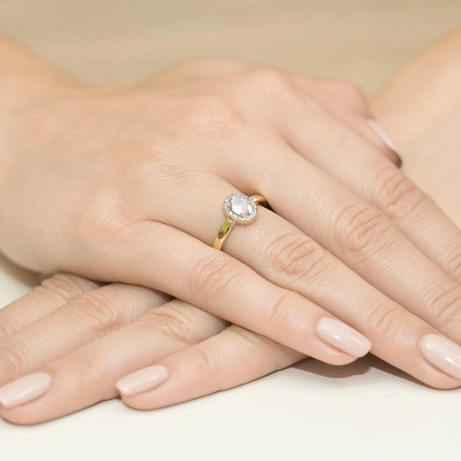 Zlatý prsteň s 0,40 ct a 0,08 ct laboratórnymi diamantmi