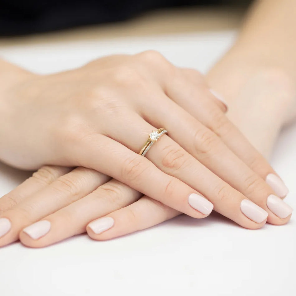 Gold Ring with 0.30ct and 0.10ct Diamonds