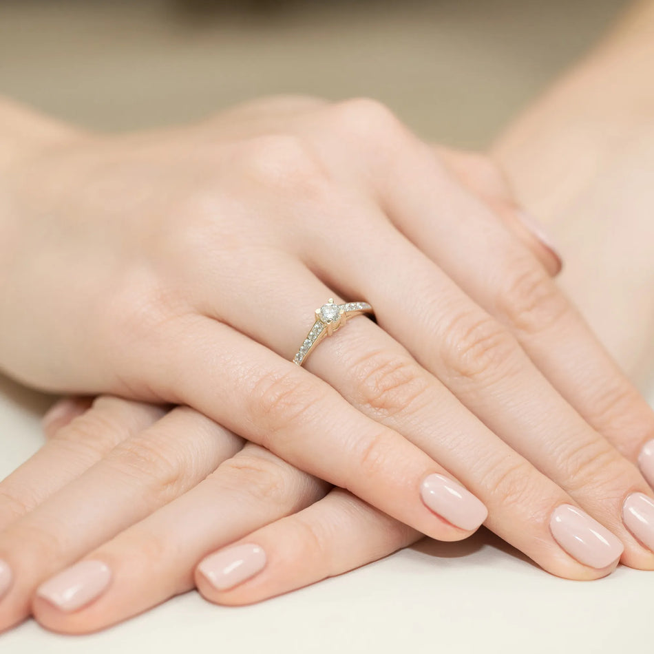 Gold Ring with 0.30ct and 0.145ct Diamonds