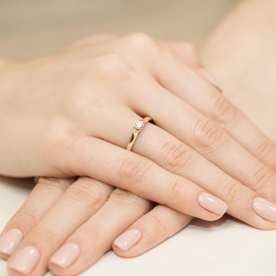 Gold Ring with 0.15ct Lab-diamond