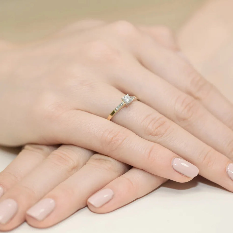 Gold Ring with 0.15ct and 0.06ct Diamonds