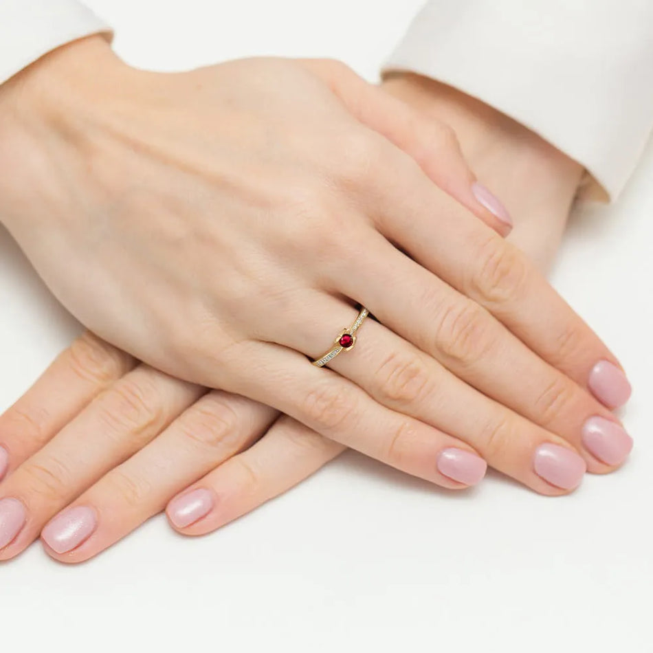 gold-ring-with-0-15ct-ruby-and-0-05ct-diamonds-w0435-rur-01