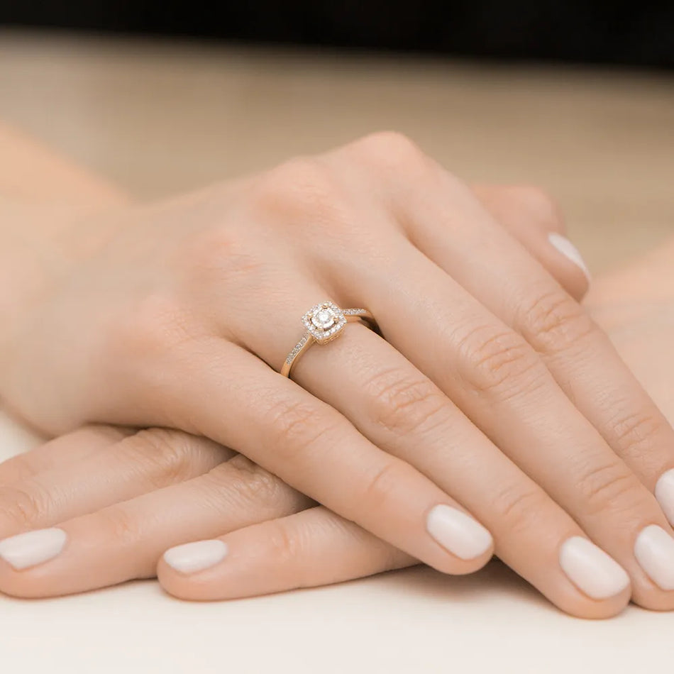 Zlatý prsteň s diamantmi 0,08 ct a 0,13 ct