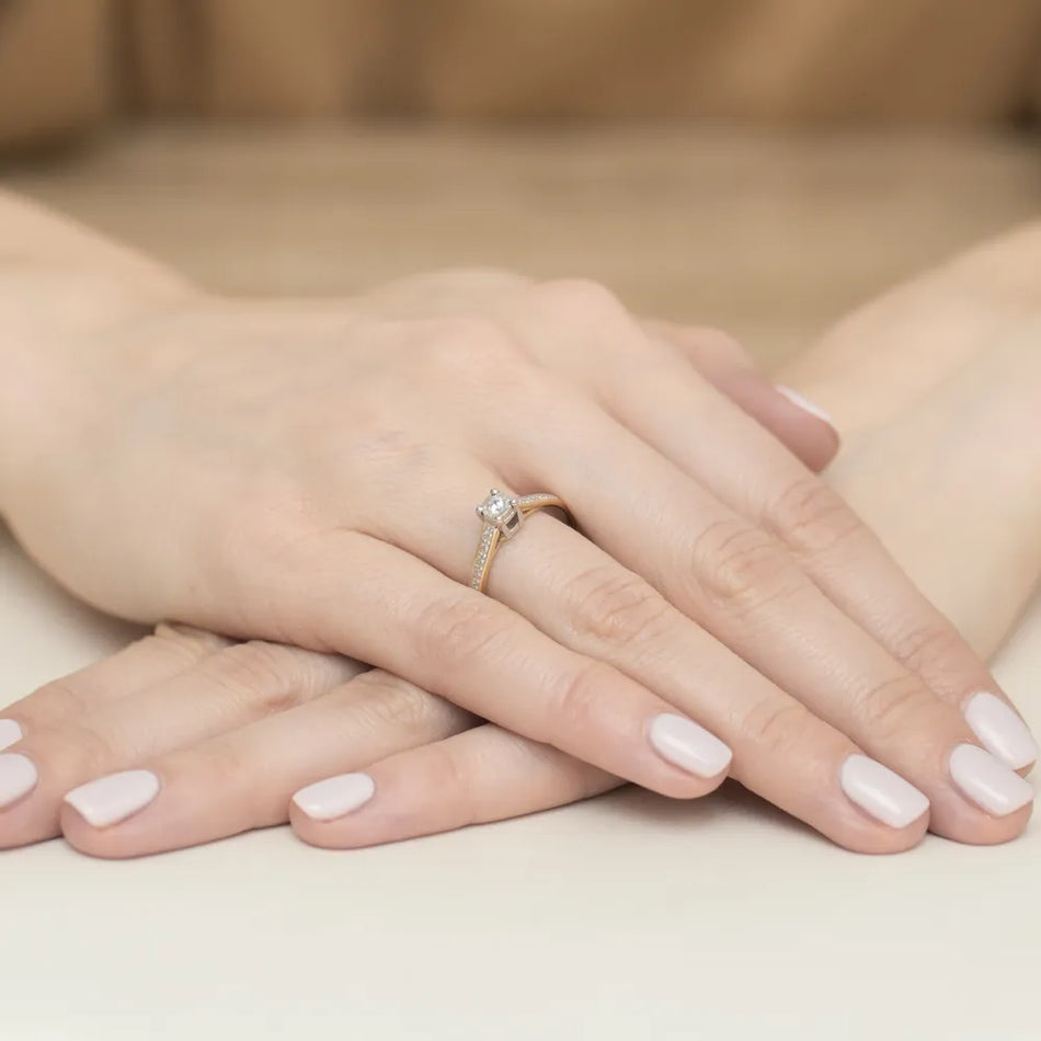 Zlatý prsteň s diamantmi 0,08 ct a 0,05 ct