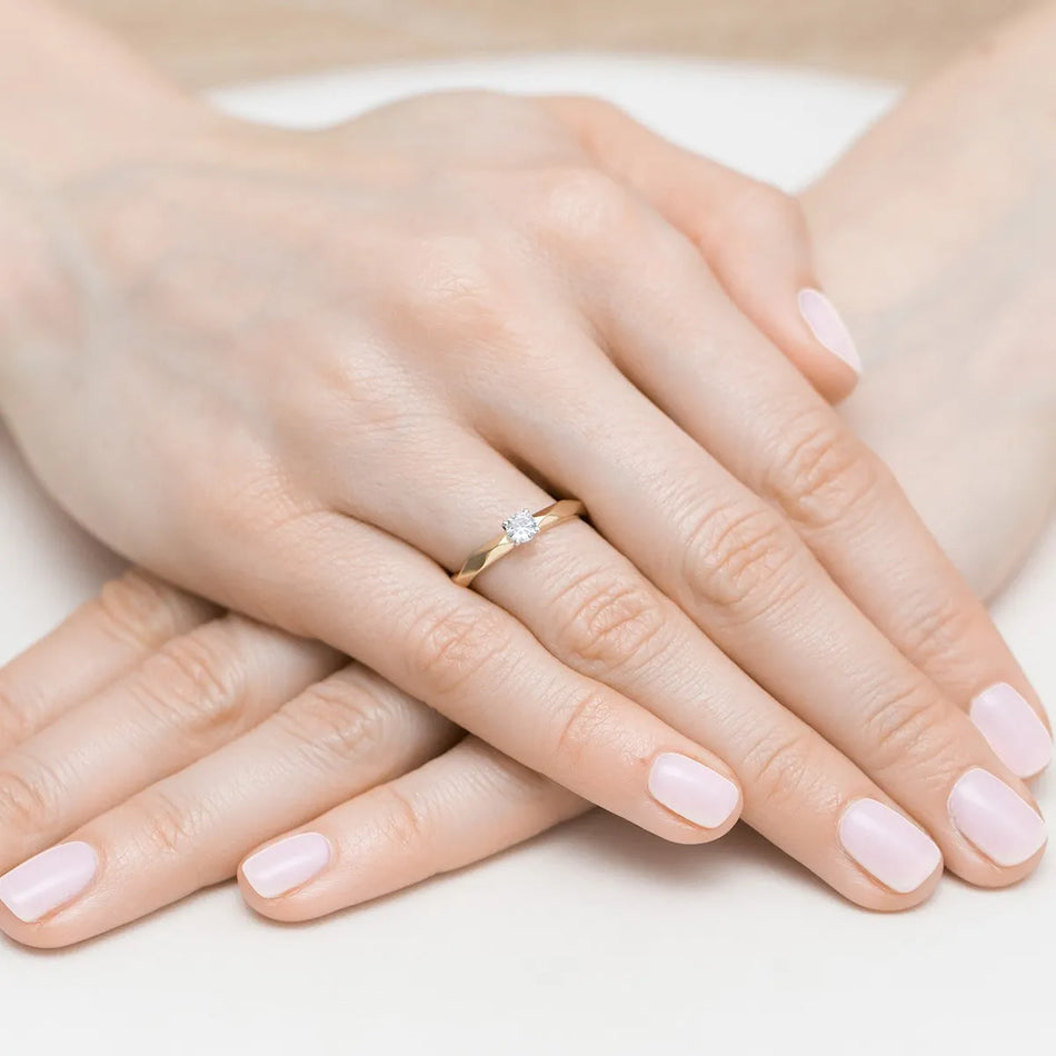 Gold Ring with 0.10ct Diamond