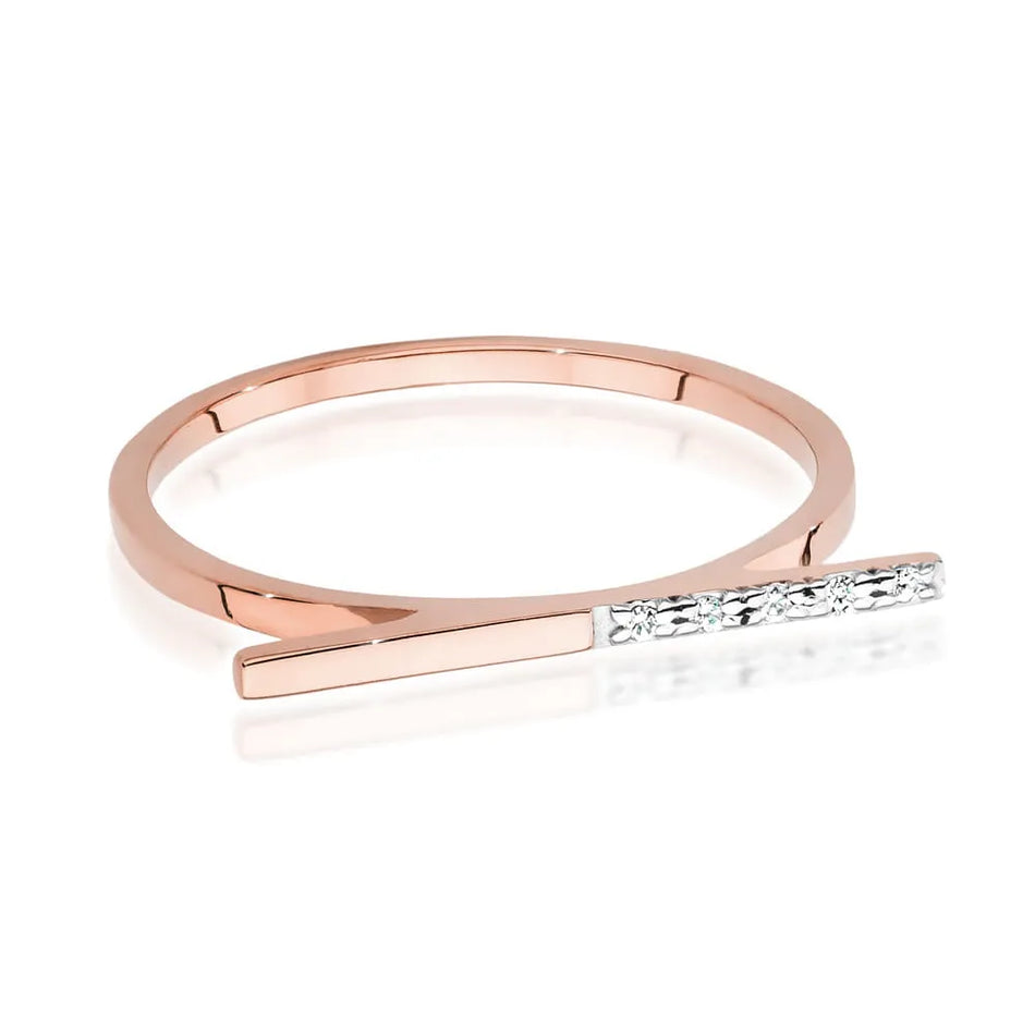 Zlatý prsteň s diamantmi 0,025 ct