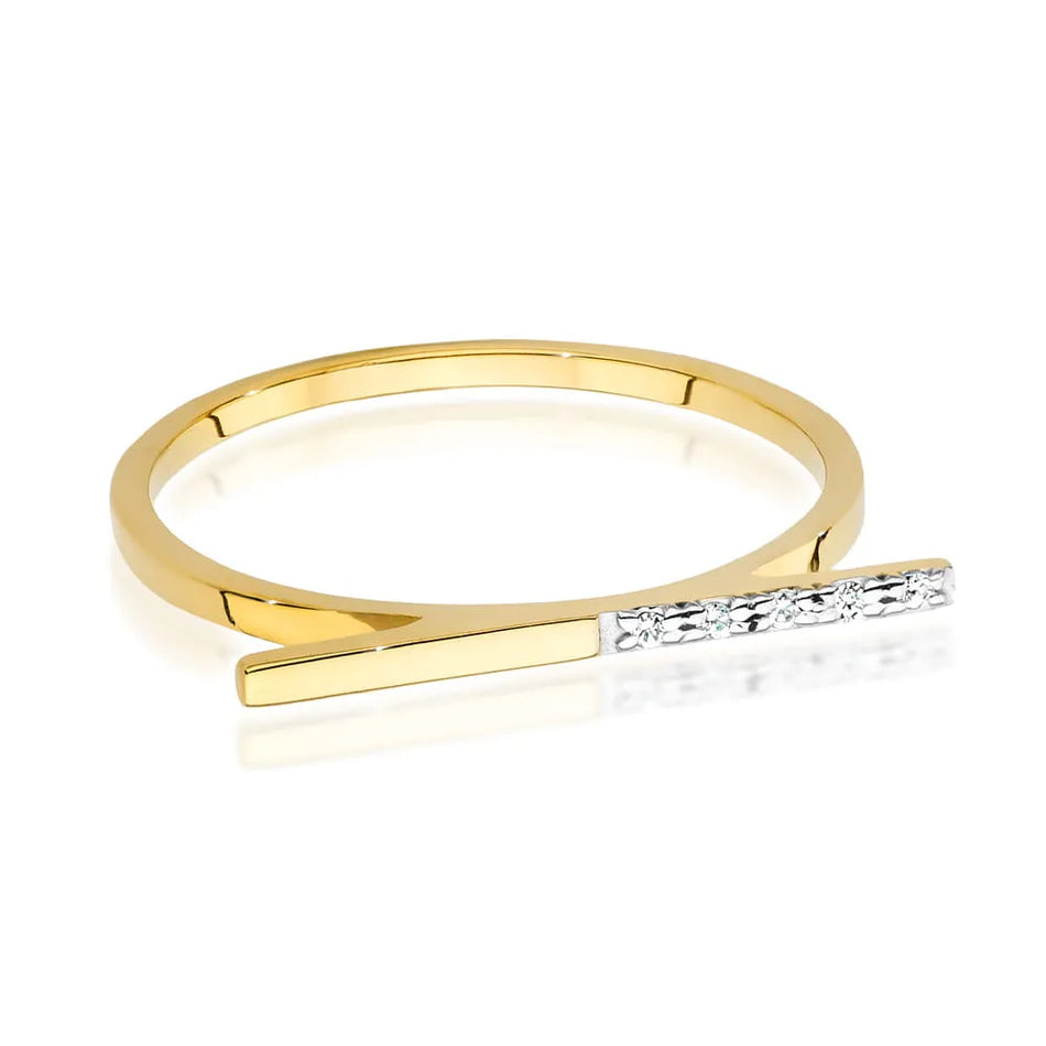 Zlatý prsteň s diamantmi 0,025 ct