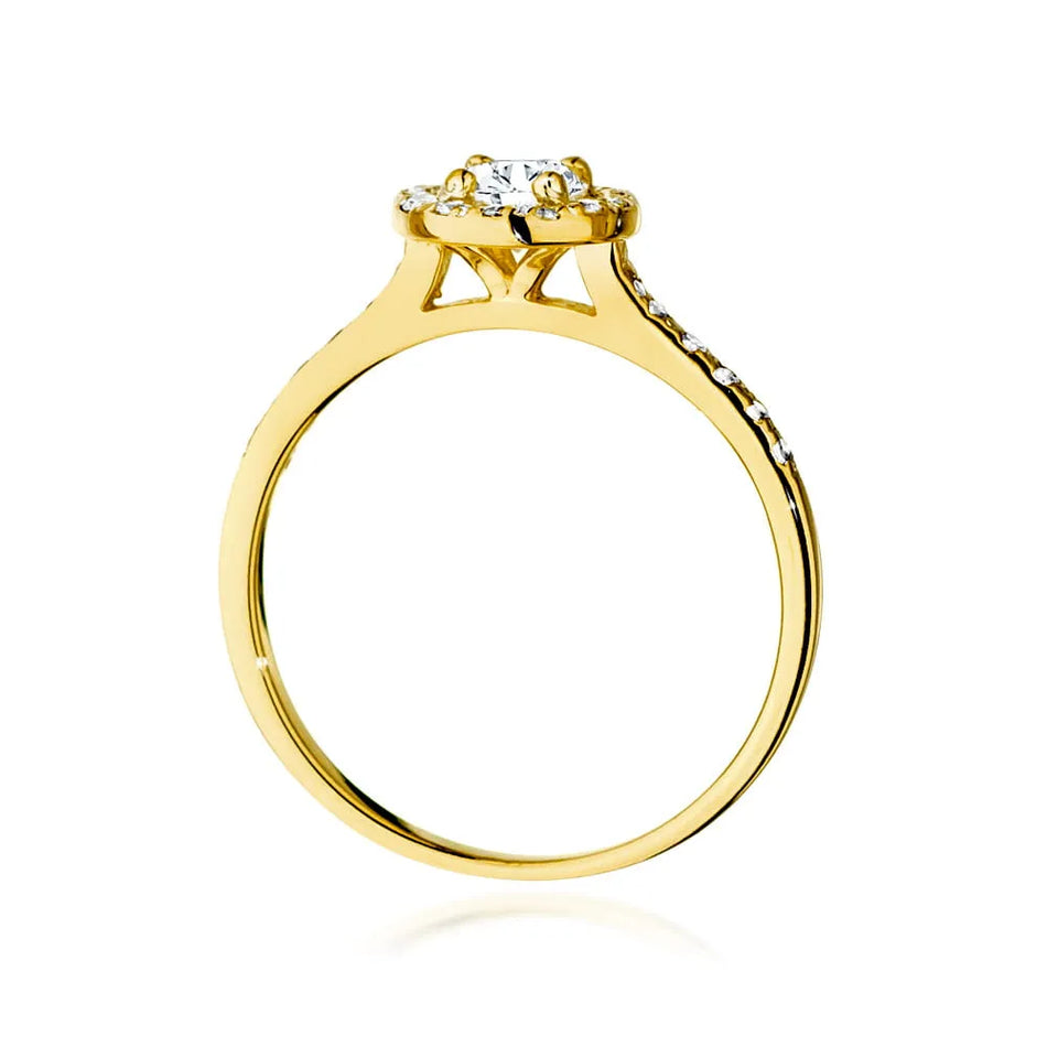 Gold Ring with 0.40ct Diamond and 0.241ct Sideline Diamonds