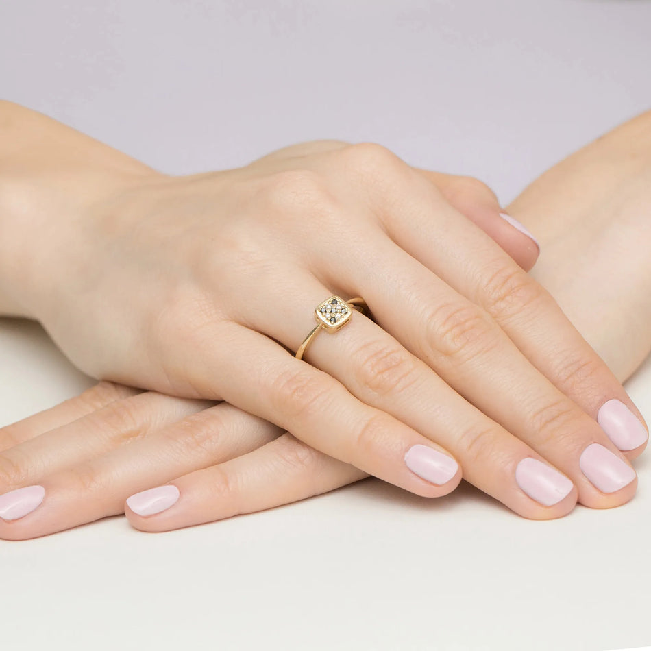 Gold Ring with 0.14ct Diamonds