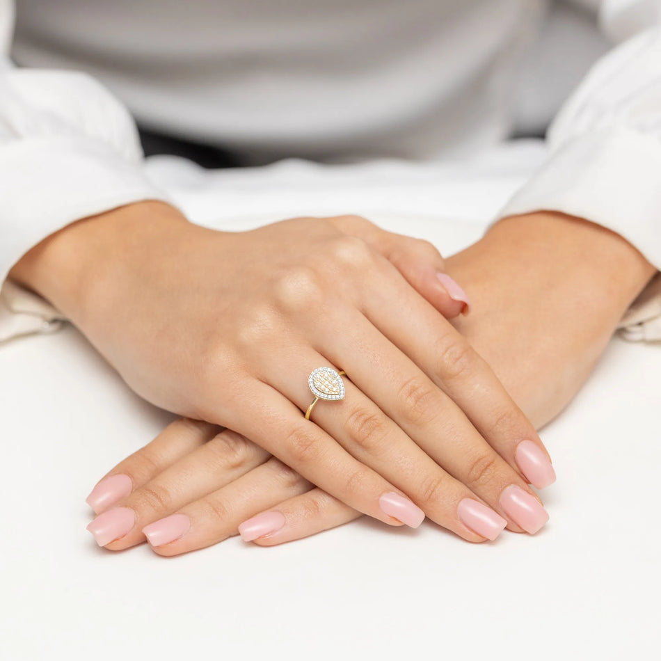 Zlatý prsteň s diamantmi 0,215 ct