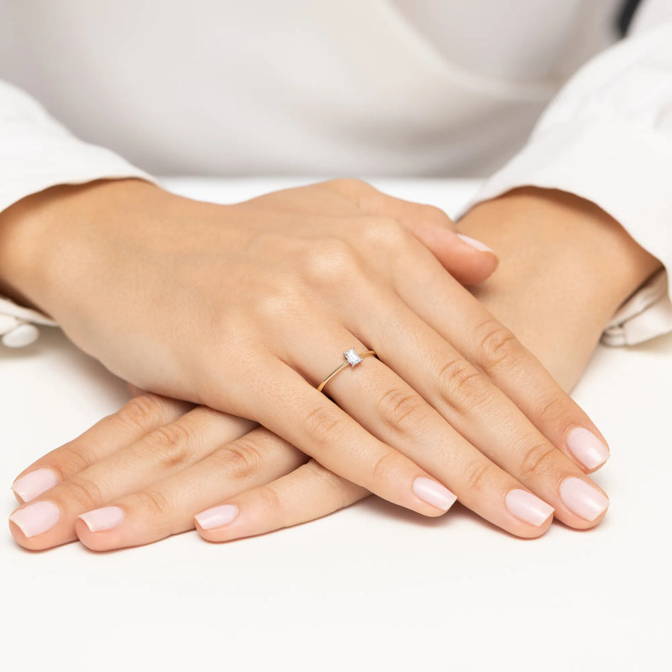 Zlatý prsteň s diamantom 0,15 ct