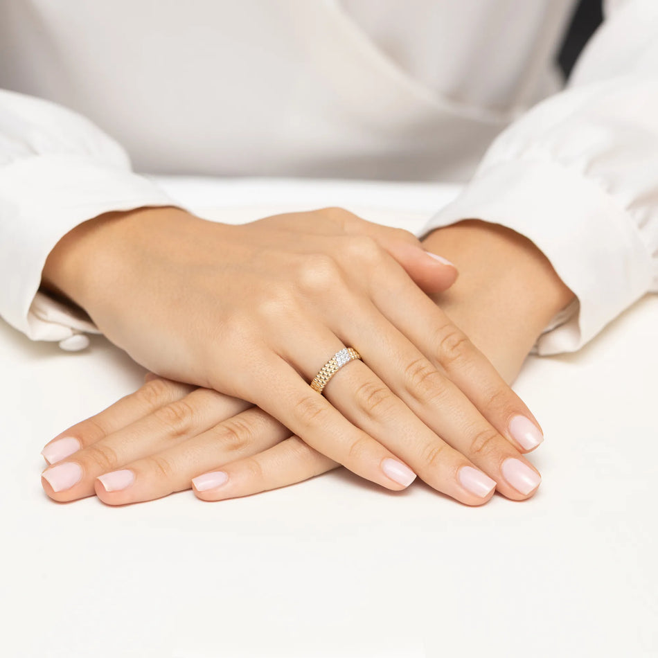 Gold Ring with 0.1305ct Diamonds