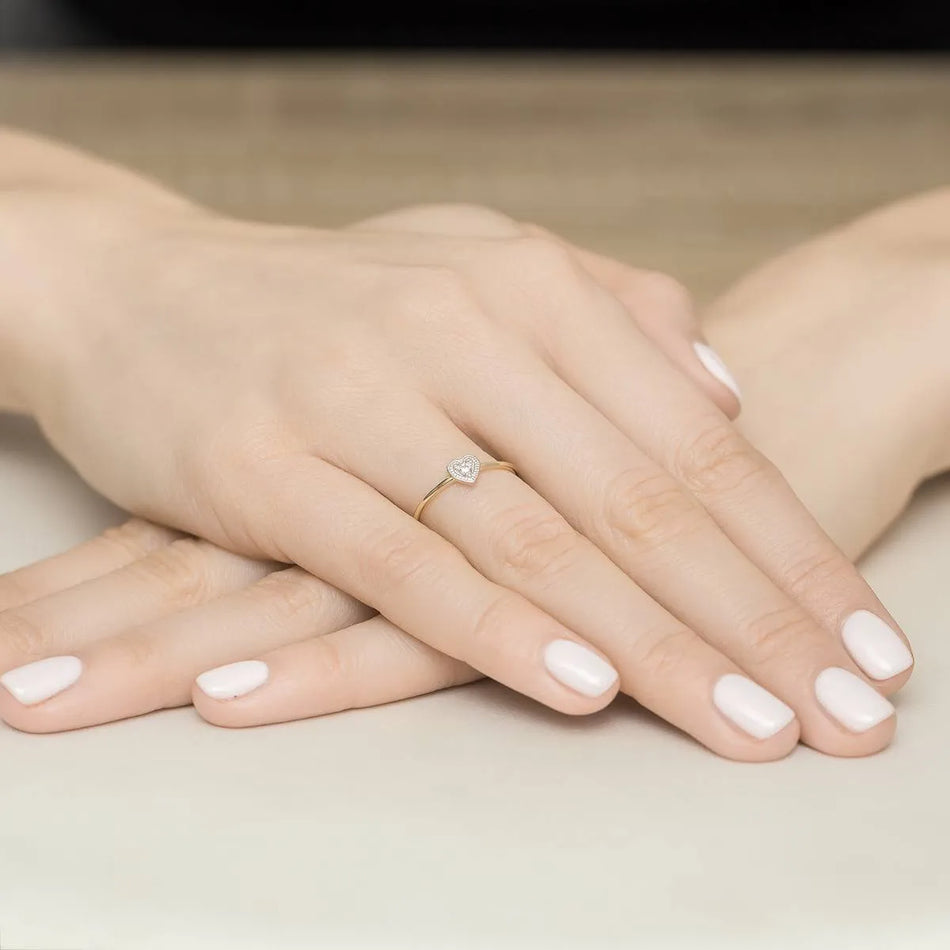 Zlatý prsteň s diamantom 0,02 ct