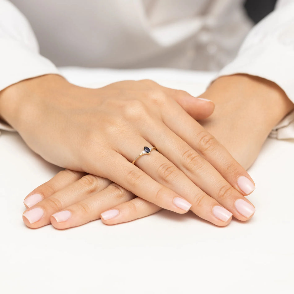 Gold Ring with 0.30ct Sapphire and 0.04ct Diamonds