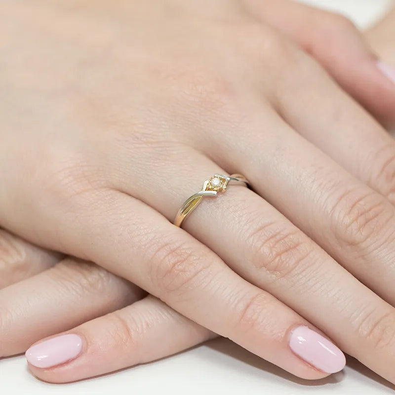 Gold Ring with 0.10ct Diamond