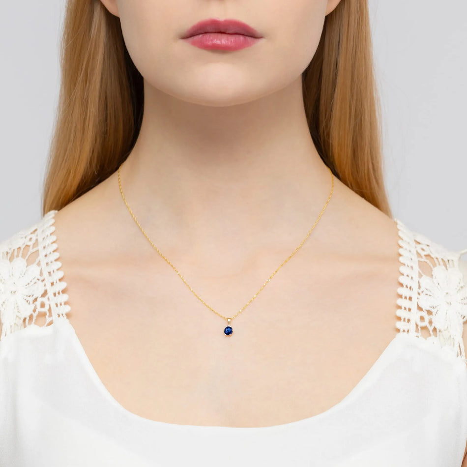 Zlatý prívesok so zafírom 0,50 ct a diamantmi 0,015 ct