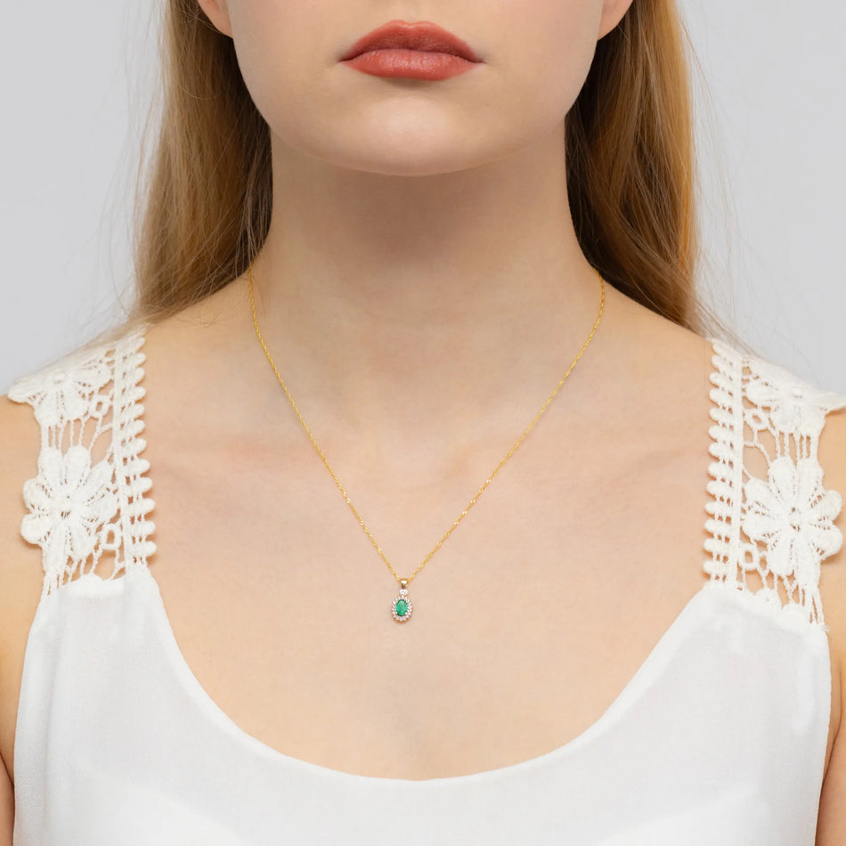 Gold Pendant with 0.40ct Emerald and 0.095ct Diamonds