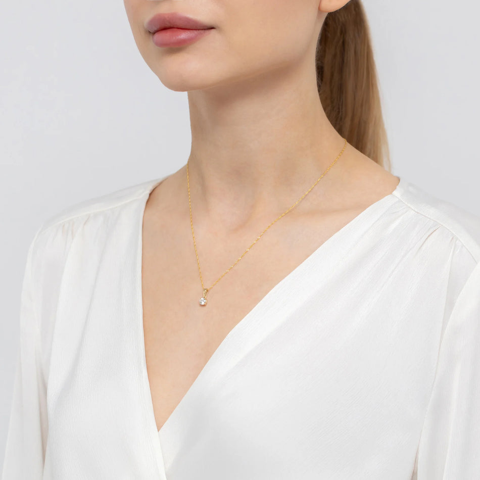 Gold Pendant with Lab-diamonds